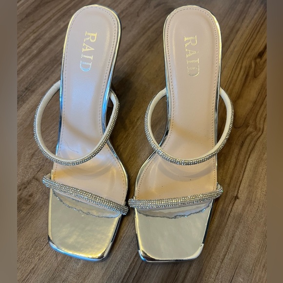 Raid heeled sandals. - Picture 2 of 3